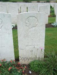 Etaples Military Cemetery - Weatherbee, G R